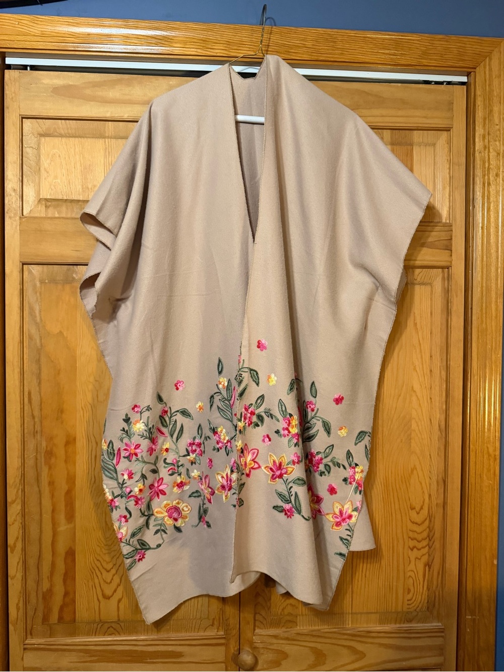Source Unknown Beige Open-Front Embroidered Floral Cape